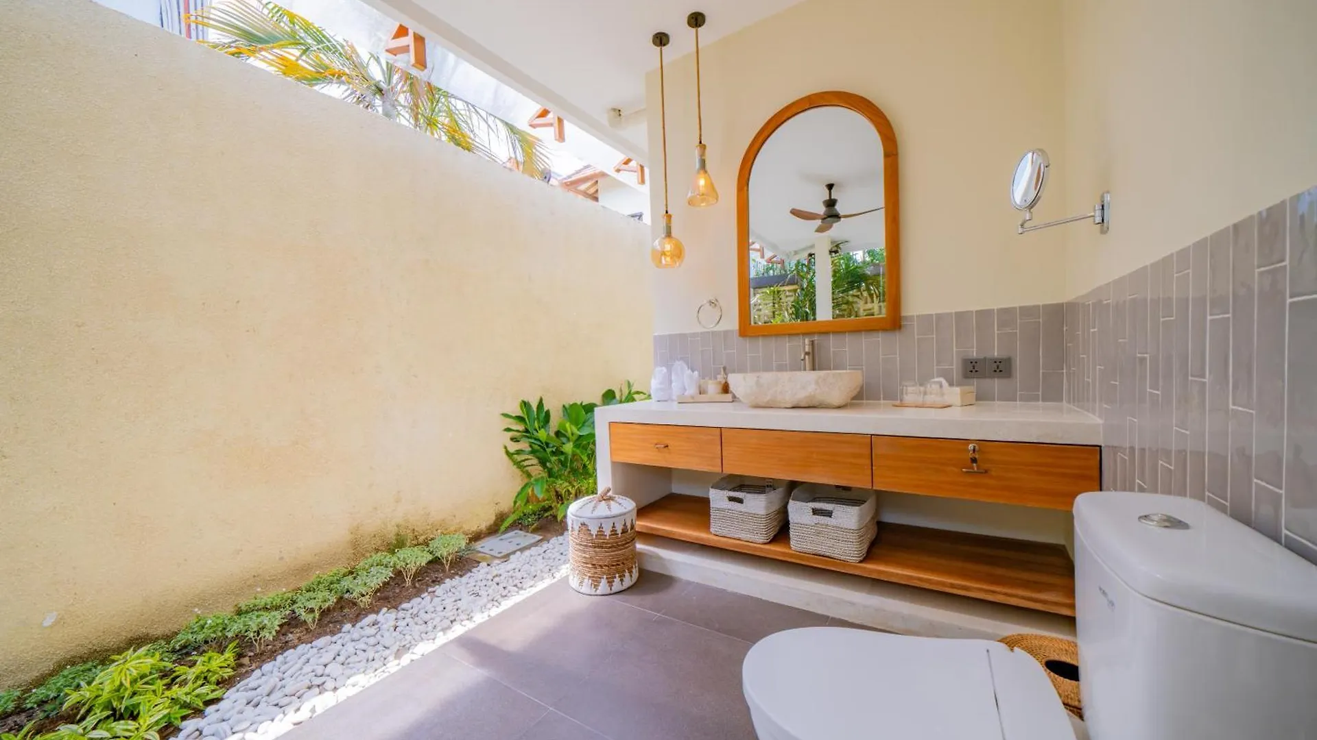 Luxury Balinese Oasis With Private Pool - 2 Br Villa Kerobokan  0*, Kerobokan (Bali) Indonesia