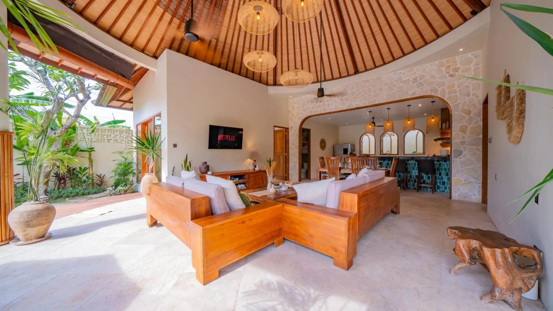 Luxury Balinese Oasis With Private Pool - 2 Br Villa Kerobokan  Indonesia