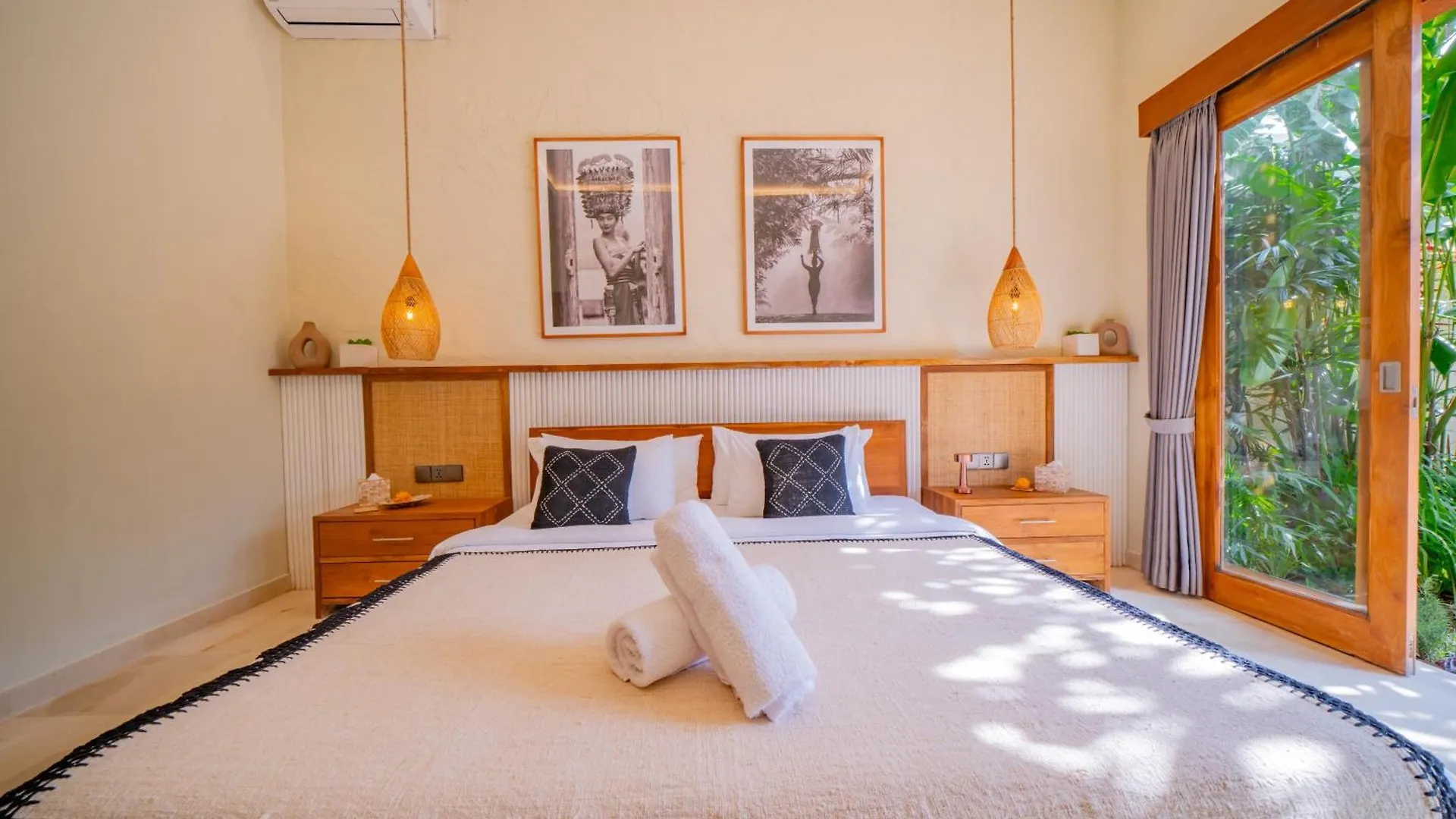 Luxury Balinese Oasis With Private Pool - 2 Br Villa Kerobokan  0*, Kerobokan (Bali) Indonesia