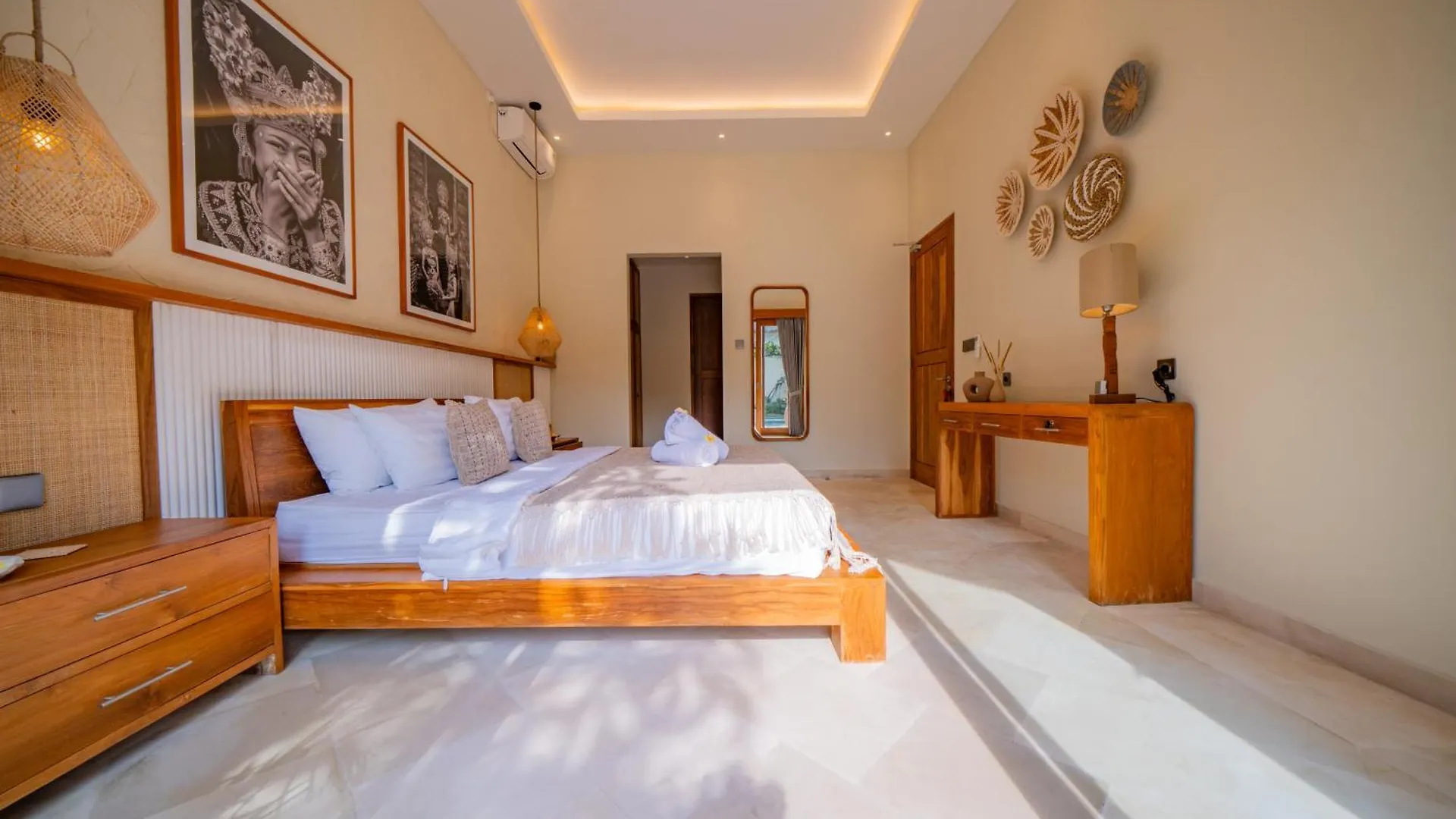 Luxury Balinese Oasis With Private Pool - 2 Br Villa Kerobokan