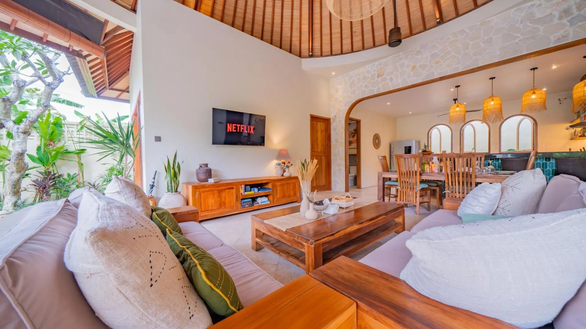 Luxury Balinese Oasis With Private Pool - 2 Br Villa Kerobokan  0*, Kerobokan (Bali) Indonesia